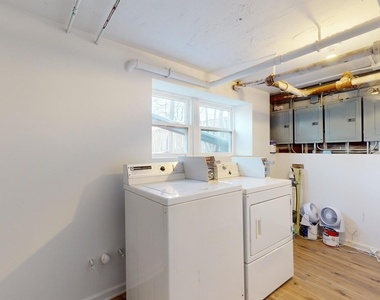 8912 Ewing Avenue - Photo Thumbnail 12