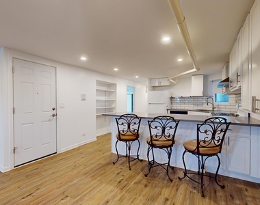 8912 Ewing Avenue - Photo Thumbnail 5