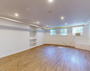 8912 Ewing Avenue - Photo Thumbnail 2