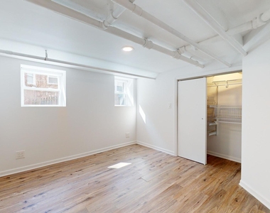 8912 Ewing Avenue - Photo Thumbnail 10