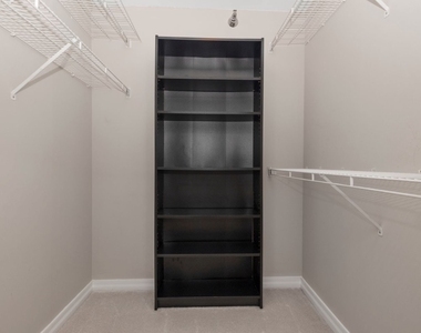 401 E Ontario Street - Photo Thumbnail 12