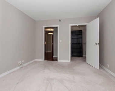 401 E Ontario Street - Photo Thumbnail 11