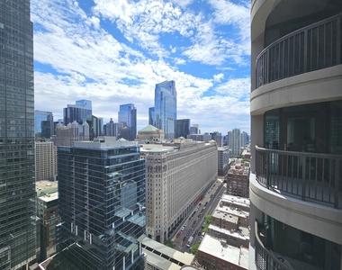 400 N La Salle Drive - Photo Thumbnail 12
