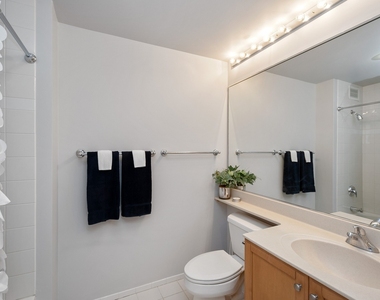 400 N La Salle Drive - Photo Thumbnail 10