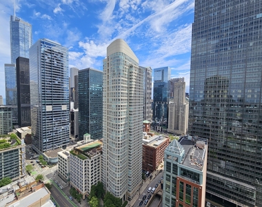 400 N La Salle Drive - Photo Thumbnail 3