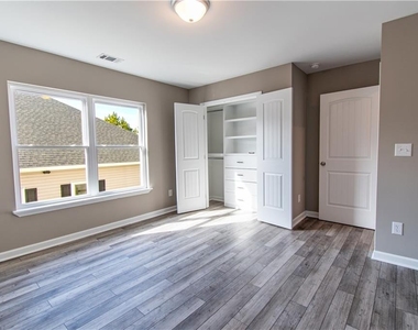 115 Pinto Lane - Photo Thumbnail 20