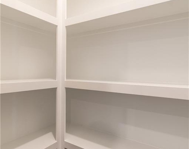 115 Pinto Lane - Photo Thumbnail 9