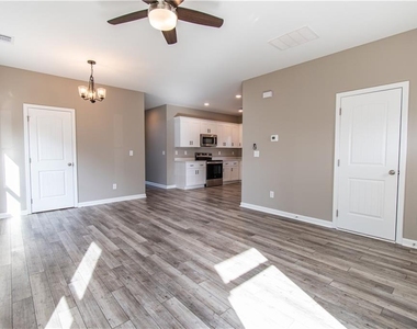 115 Pinto Lane - Photo Thumbnail 5