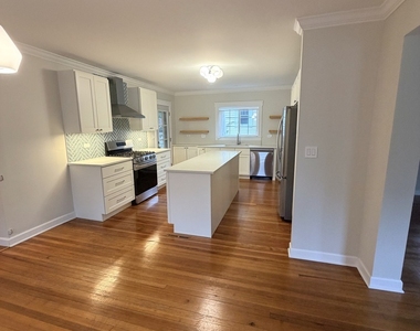 1034 Chestnut Street - Photo Thumbnail 3