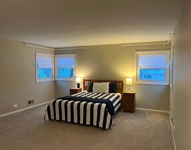 1034 Chestnut Street - Photo Thumbnail 9
