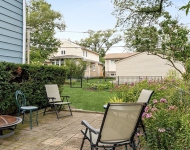 1034 Chestnut Street - Photo Thumbnail 12