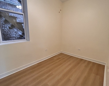 2057 W Roscoe Street - Photo Thumbnail 14