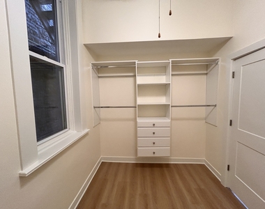 2057 W Roscoe Street - Photo Thumbnail 11