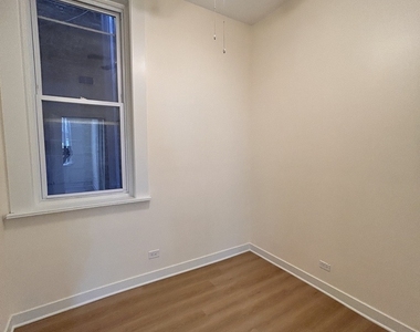 2057 W Roscoe Street - Photo Thumbnail 7