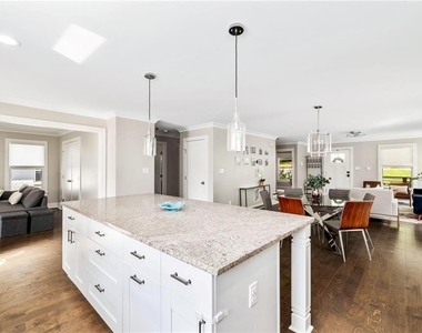 517 Daniel Avenue - Photo Thumbnail 8