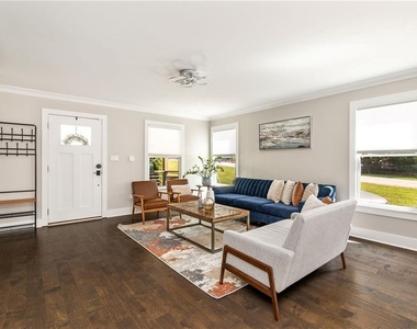 517 Daniel Avenue - Photo Thumbnail 3