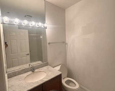 8 W Monroe Street - Photo Thumbnail 5