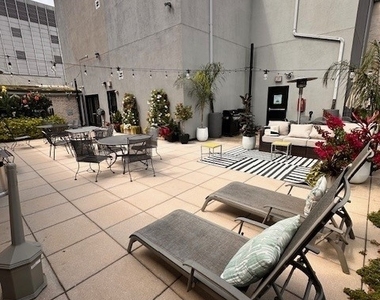 8 W Monroe Street - Photo Thumbnail 24