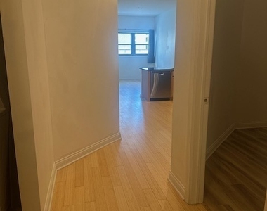 8 W Monroe Street - Photo Thumbnail 3