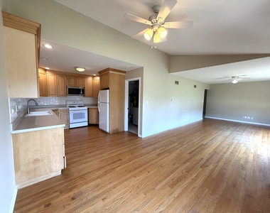 266 S Prospect Avenue - Photo Thumbnail 3