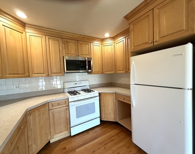 266 S Prospect Avenue - Photo Thumbnail 4