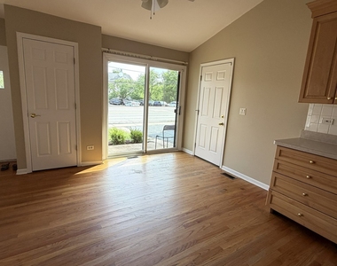 266 S Prospect Avenue - Photo Thumbnail 6
