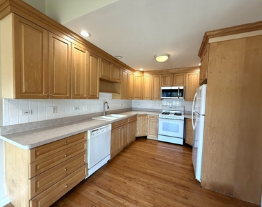 266 S Prospect Avenue - Photo Thumbnail 5