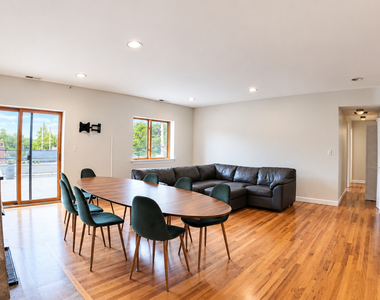 6005 N Kimball Avenue - Photo Thumbnail 3