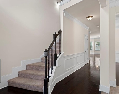 165 Regency Place - Photo Thumbnail 5