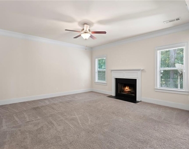 165 Regency Place - Photo Thumbnail 6