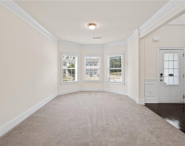 165 Regency Place - Photo Thumbnail 8
