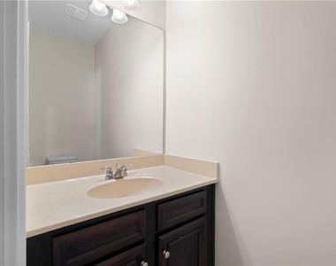 165 Regency Place - Photo Thumbnail 35