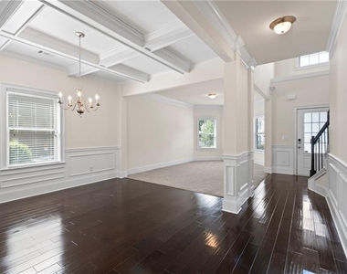 165 Regency Place - Photo Thumbnail 13