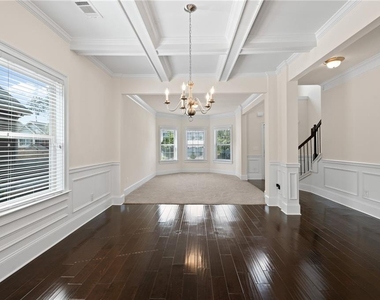 165 Regency Place - Photo Thumbnail 12