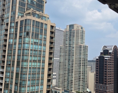 10 E Ontario Street - Photo Thumbnail 12