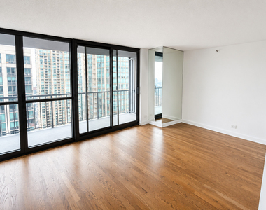 10 E Ontario Street - Photo Thumbnail 3