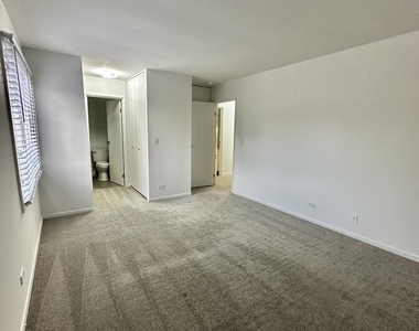 6818 Roberts Drive - Photo Thumbnail 4
