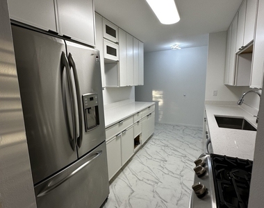 6818 Roberts Drive - Photo Thumbnail 7