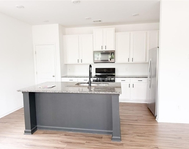 102 Pointe Place - Photo Thumbnail 5