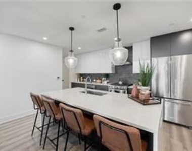 788 W Marietta Street Nw - Photo Thumbnail 12
