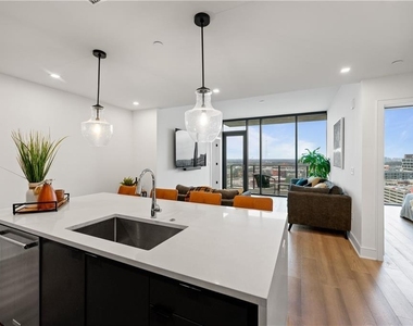 788 W Marietta Street Nw - Photo Thumbnail 11