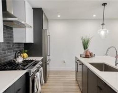 788 W Marietta Street Nw - Photo Thumbnail 6