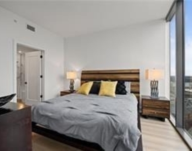 788 W Marietta Street Nw - Photo Thumbnail 20