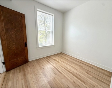 3416 W Schubert Avenue - Photo Thumbnail 7