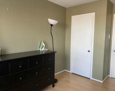 2909 N Sheridan Road - Photo Thumbnail 17