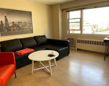 2909 N Sheridan Road - Photo Thumbnail 7
