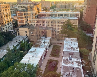 2909 N Sheridan Road - Photo Thumbnail 18