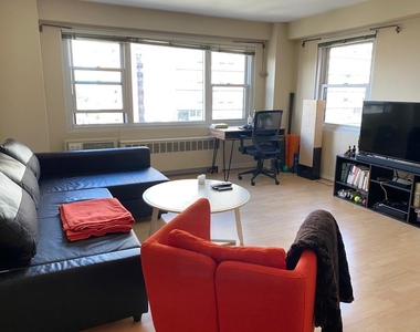 2909 N Sheridan Road - Photo Thumbnail 8