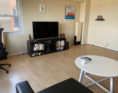 2909 N Sheridan Road - Photo Thumbnail 9