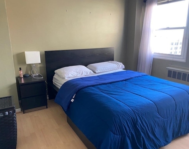 2909 N Sheridan Road - Photo Thumbnail 14